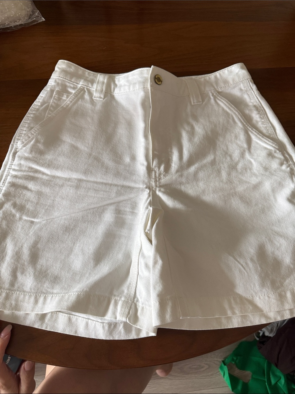 TNa Women’s Classic White corgo Shorts